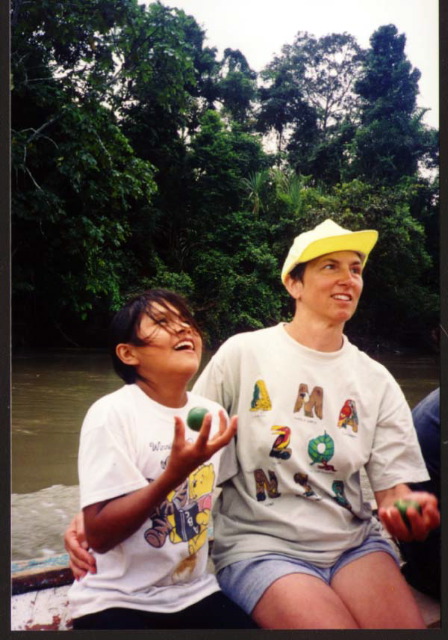 apprentissage du jonglage sur une pirogue