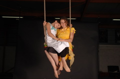 flora elana trapeze (1)